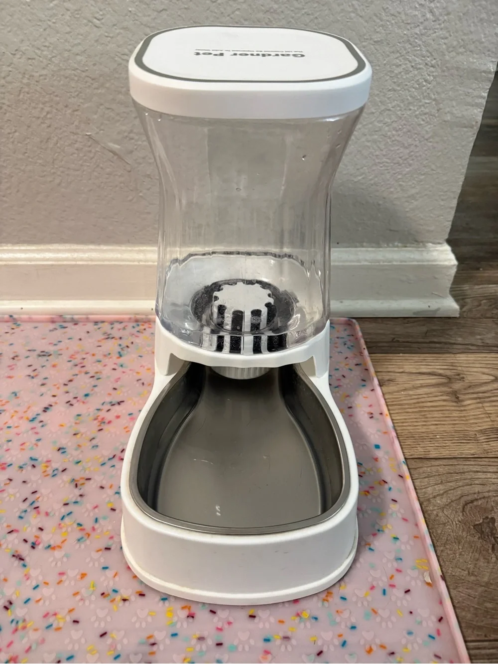 Gravity Pet Water Tower - White